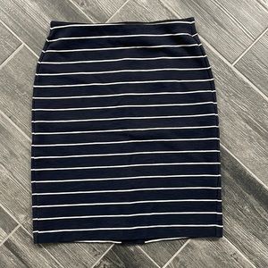 Banana Republic pull on skirt
